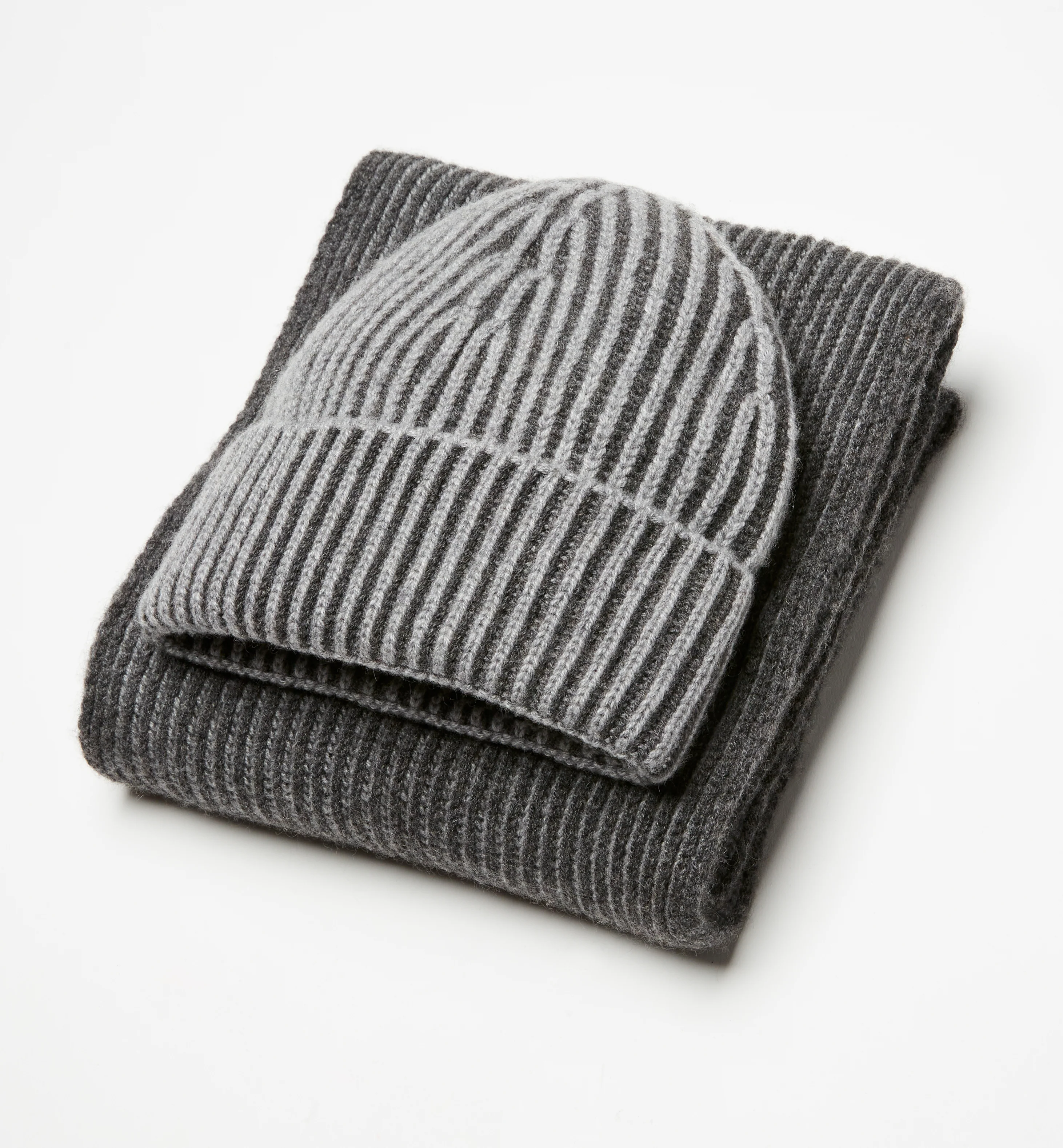 CASHMERE HAT & SCARF SET (WALLACE & WARD) - Image 2